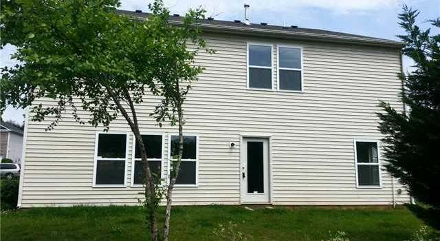 Photo of 5528 Fairway Forest Dr, Winston Salem, NC 27105