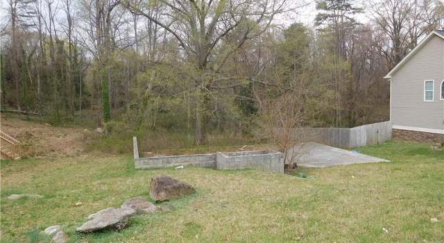 Photo of 1540 Reynolds Forest Dr, Winston-salem, NC 27107