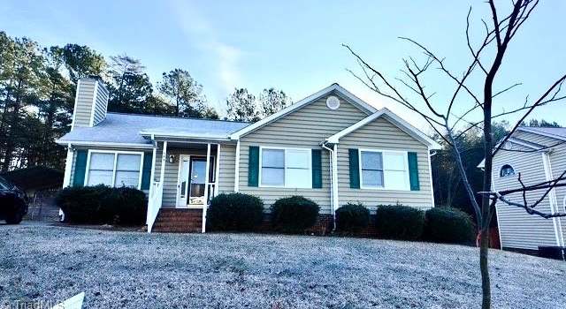 Photo of 889 Shalimar Dr, Winston-salem, NC 27107