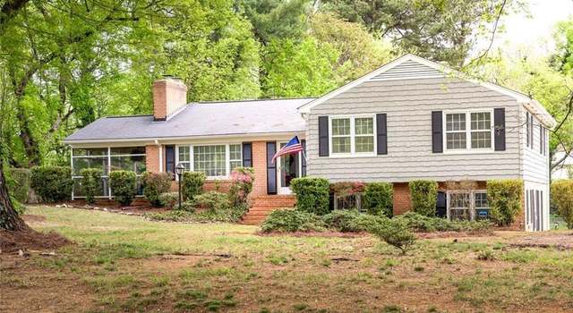 Photo of 5718 Northlake Dr, Greensboro, NC 27410