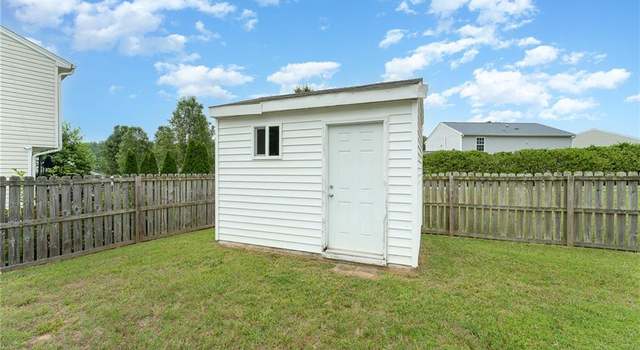 Photo of 220 Julian Pond Ln, Kernersville, NC 27284
