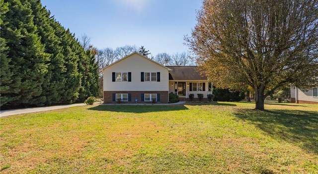 Photo of 515 E Lake Dr, Mocksville, NC 27028