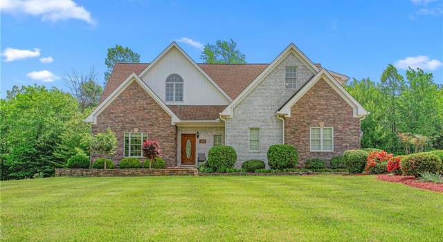 Photo of 491 Hiatts Dr, Greensboro, NC 27455