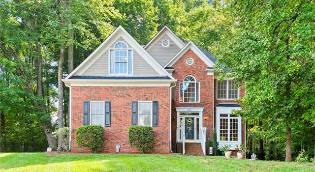 Photo of 4005 Beechmont Ct, Greensboro, NC 27410
