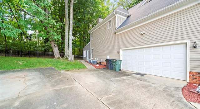 Photo of 4005 Beechmont Ct, Greensboro, NC 27410