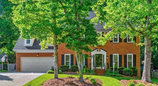 Photo of 2424 Regents Park Ln, Greensboro, NC 27455