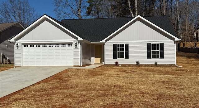 Photo of 5075 Fiddlers Run Dr, Kernersville, NC 27284