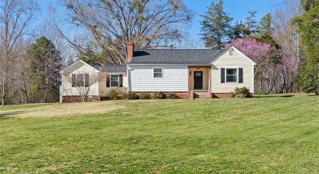 Photo of 3313 Shacktown Rd, Yadkinville, NC 27055