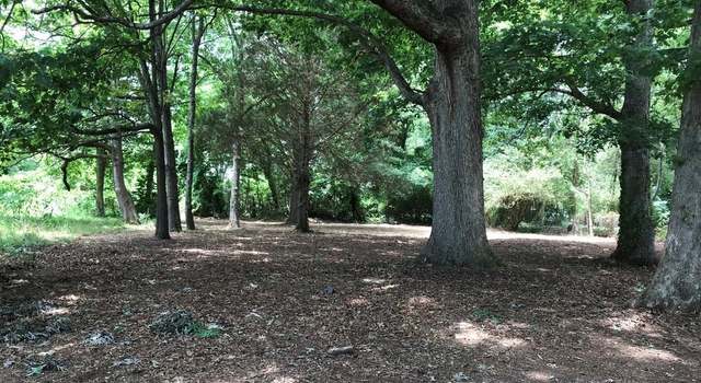 Photo of 3105 Iris Pl, Greensboro, NC 27405