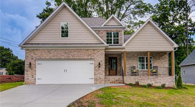 Photo of 4611 Johnson Creek Ct, Clemmons, NC 27012