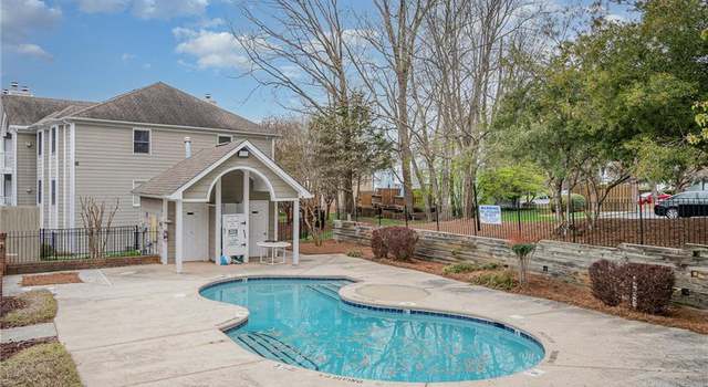 Photo of 3701 1A Cotswold Ter, Greensboro, NC 27410