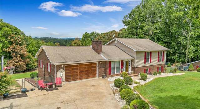 Photo of 284 Bugle Ln, Wilkesboro, NC 28697