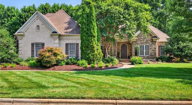 Photo of 2321 Castleloch Ct, High Point, NC 27265