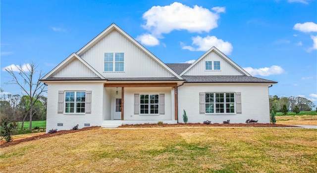 Photo of 148 Beauchamp Oaks Ct, Advance, NC 27006