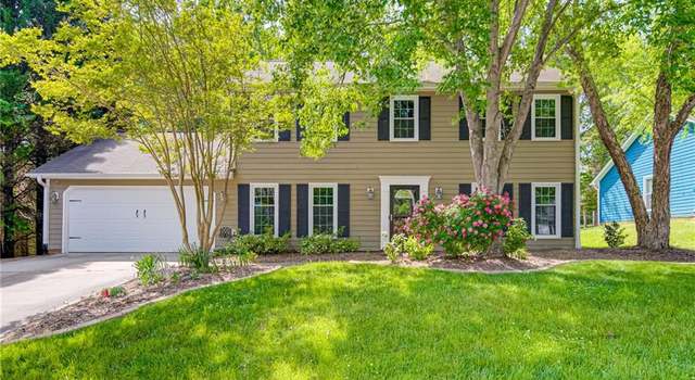 Photo of 1910 Kildare Woods Dr, Greensboro, NC 27407
