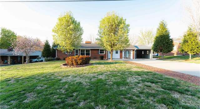 Photo of 911 Rock Spring Dr, Winston-salem, NC 27105