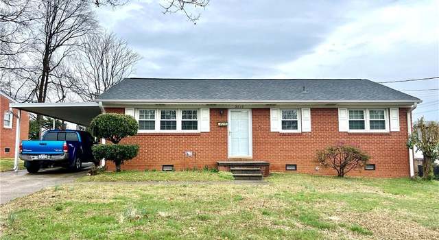 Photo of 2035 Twain Rd, Greensboro, NC 27405