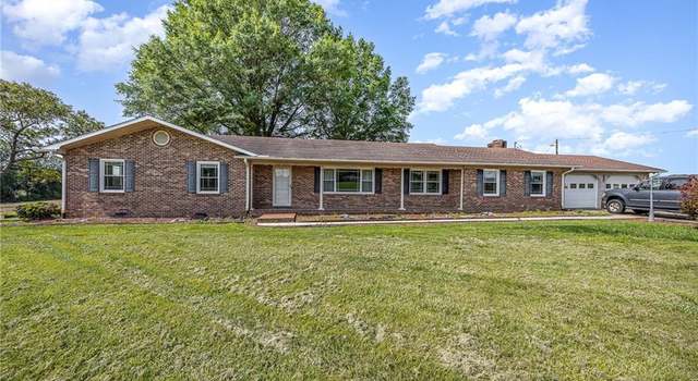 Photo of 306 Pratt Rd, Dobson, NC 27017
