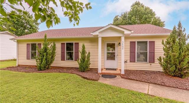 Photo of 3402 Bryson St, Greensboro, NC 27405