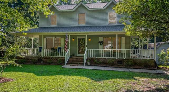 Photo of 3710 Applewood Rd, Randleman, NC 27317