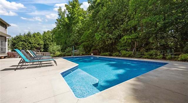 Photo of 7812 Wilson Farm Rd, Summerfield, NC 27358