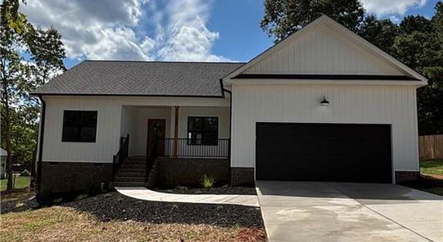 Photo of 109 White Pine Dr, Stoneville, NC 27048