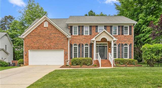 Photo of 4 Beech Grove Ct, Greensboro, NC 27455