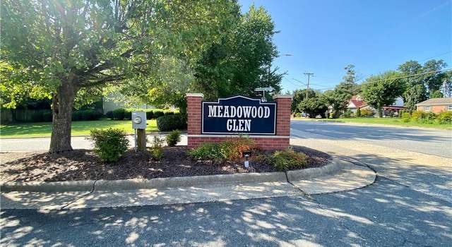 Photo of 21 Meadowood Glen Way Unit D, Greensboro, NC 27409