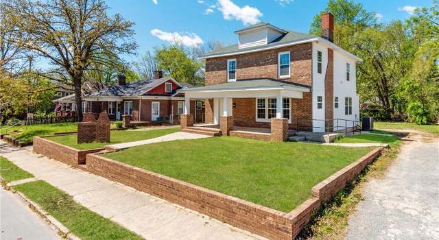 Photo of 3006 N Patterson Ave, Winston Salem, NC 27105