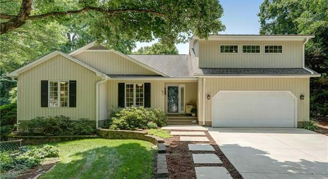 Photo of 7 Pineburr Ct, Greensboro, NC 27455