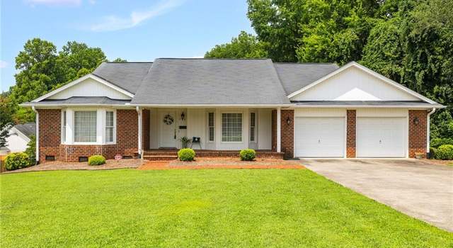 Photo of 254 Peace Haven Rd, Winston Salem, NC 27104