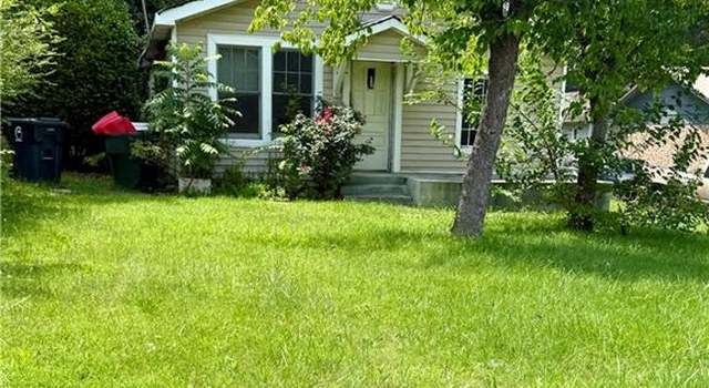 Photo of 3106 Four Seasons Blvd, Greensboro, NC 27406