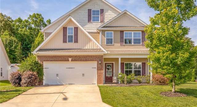 Photo of 4 Harvest Oak Ct, Greensboro, NC 27406