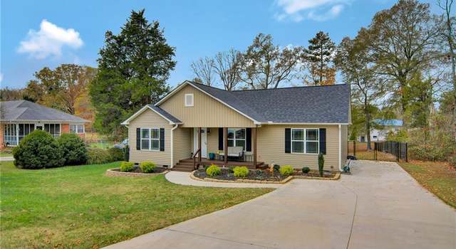 Photo of 124 Pilot Dr, Thomasville, NC 27360
