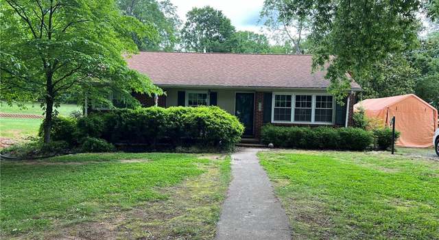 Photo of 810 Russell Ave, Reidsville, NC 27320