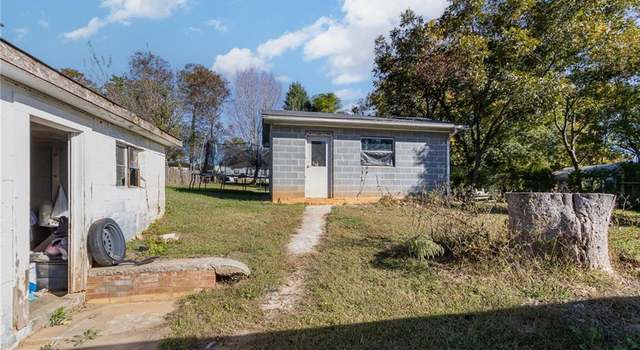 Photo of 411 Greenlawn Dr, Asheboro, NC 27203
