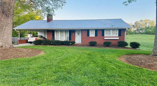 Photo of 133 Shallowbrook Trl, Mount Airy, NC 27030