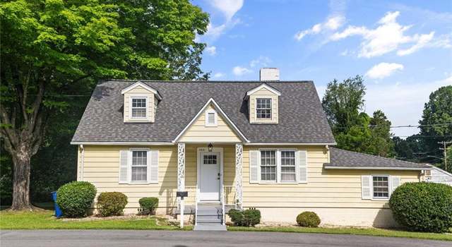 Photo of 3231 Arlington Dr, Winston Salem, NC 27103