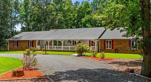 Photo of 5052 Foxburrow Rd, Greensboro, NC 27406