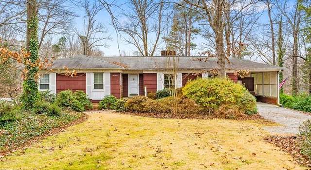 Photo of 28 Forest Lake Cir, Greensboro, NC 27407
