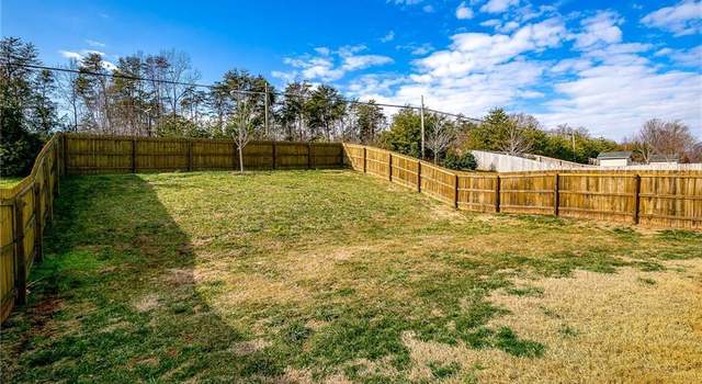 Photo of 4862 Old Towne Village Cir, Pfafftown, NC 27040