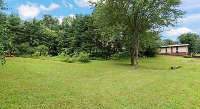 Photo of 612 Hickory St, Dobson, NC 27017