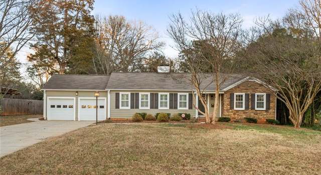 Photo of 1217 Ashburton Ln, Winston-salem, NC 27106