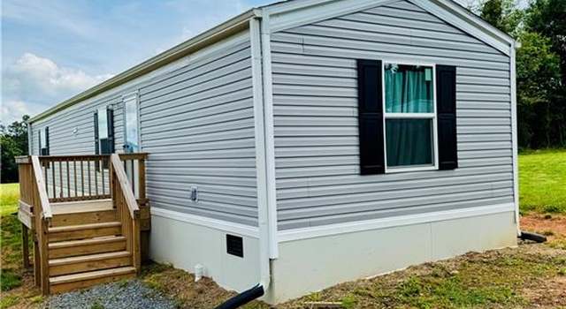 Photo of 310 Springfield Rd, Pilot Mountain, NC 27041