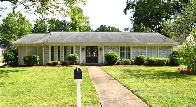 Photo of 3301 Albemarle Dr, Greensboro, NC 27410