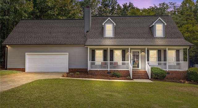 Photo of 814 N Greenbriar St, Liberty, NC 27298