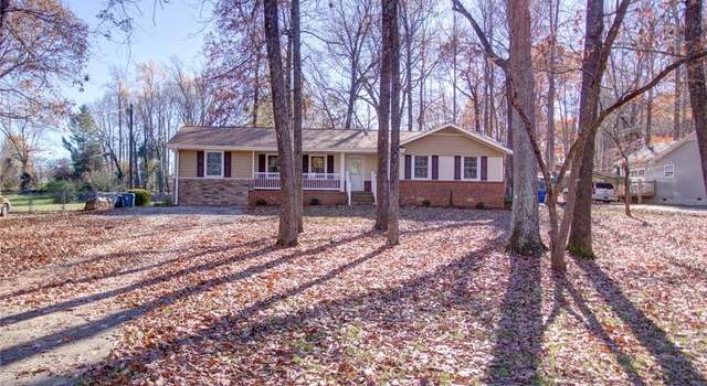 Photo of 5405 Woodleaf Dr, Greensboro, NC 27406