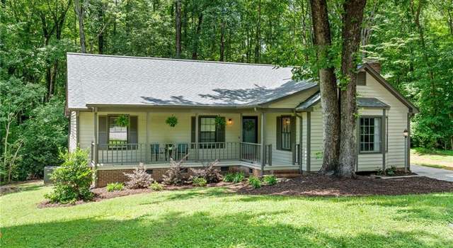 Photo of 4421 Forest Walk Dr, Greensboro, NC 27455