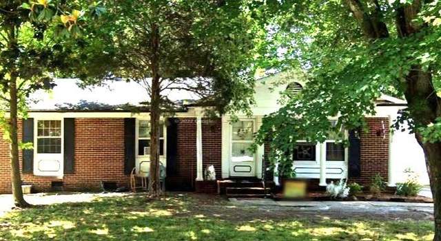 Photo of 2218 Lakeland Rd, Greensboro, NC 27406