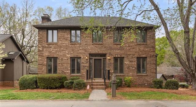 Photo of 215 Barrington Pl, Winston-salem, NC 27104